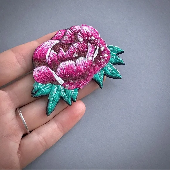 Flower brooch - Picture 3 of 6